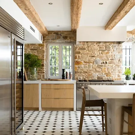 Fully Staffed Included - The Charming La Bastide Des Marres In Saint Tropez Villa