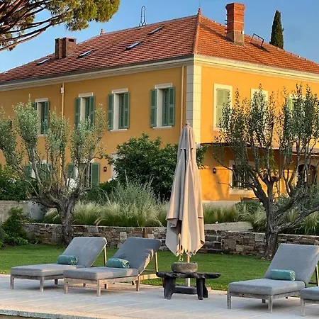 Fully Staffed Included - The Charming La Bastide Des Marres In Saint Tropez Villa