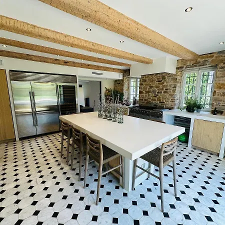 Fully Staffed Included - The Charming La Bastide Des Marres In Saint Tropez Villa *